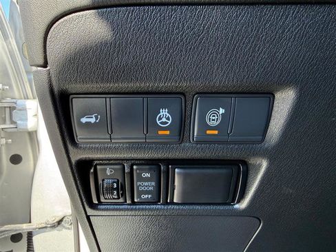 Used 2018 Nissan Armada Platinum w/ Captain Seat Package image 35