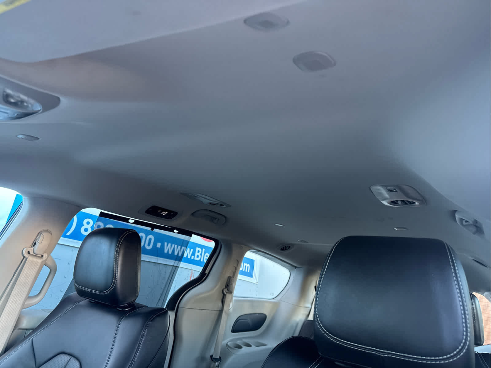Used 2024 Chrysler Pacifica Touring-L FWD image 30