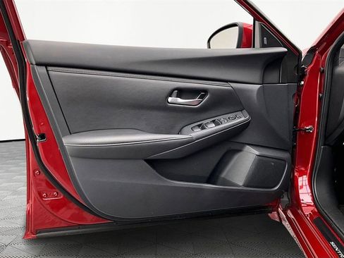 Used 2024 Nissan Sentra SV image 23