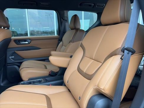 New 2026 Nissan Armada SL w/ Captain's Chari Seat Package image 19