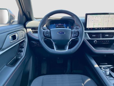 Used 2025 Ford Explorer ST-Line AWD/4WD image 22