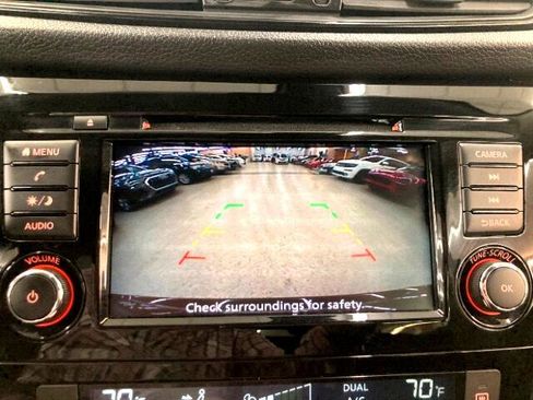 Used 2020 Nissan Rogue SV image 15