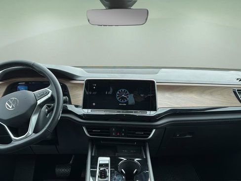 Used 2024 Volkswagen Atlas SE image 7