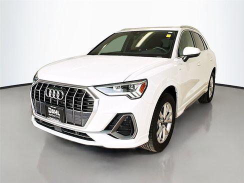 Used 2025 Audi Q3 2.0T Premium image 37