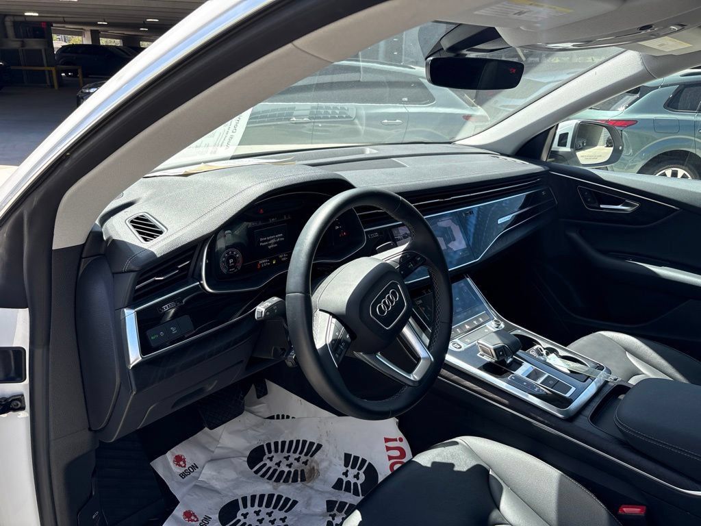 Used 2023 Audi Q8 Premium w/ Convenience Package AWD/4WD image 12