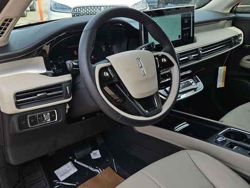 New 2026 Lincoln Corsair Premiere image 20