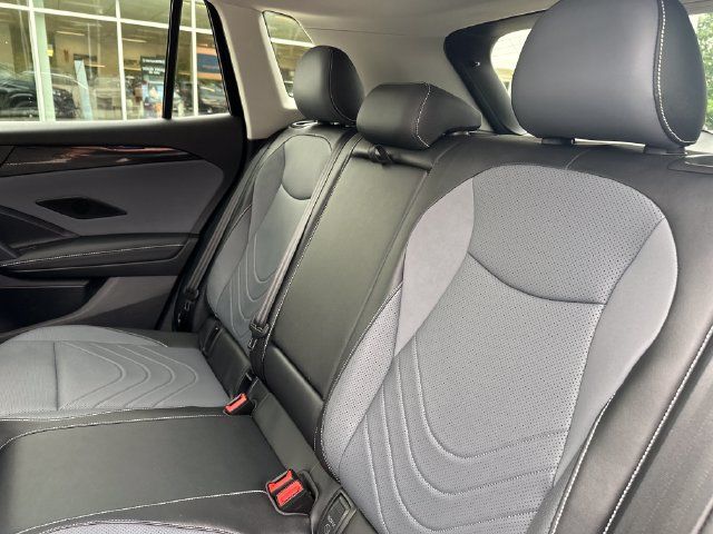 Certified 2025 Volkswagen Tiguan SE AWD/4WD image 31