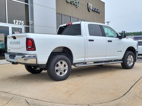 Used 2025 RAM 2500 Big Horn AWD/4WD image 4