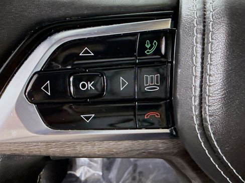 Used 2023 Jeep Grand Cherokee Overland w/ Advanced Protech Group III image 14