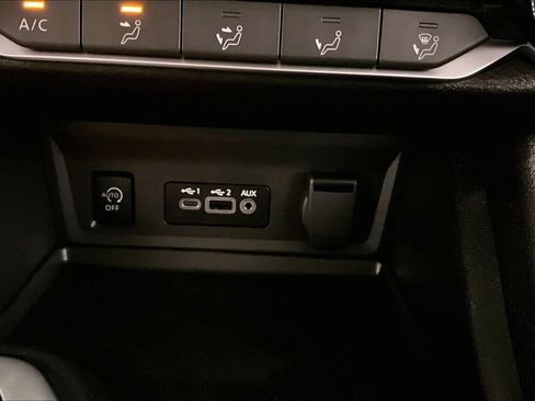 Used 2024 Nissan Sentra SV FWD image 16
