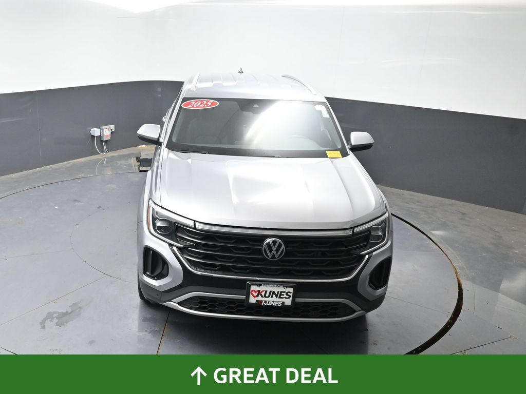 Used 2025 Volkswagen Atlas Cross Sport SE FWD image 47