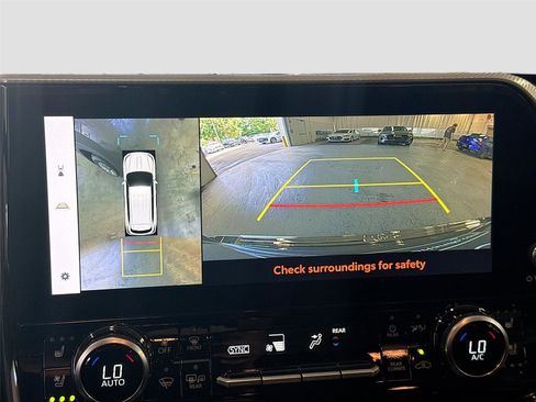 Used 2024 Toyota Highlander Platinum FWD image 14