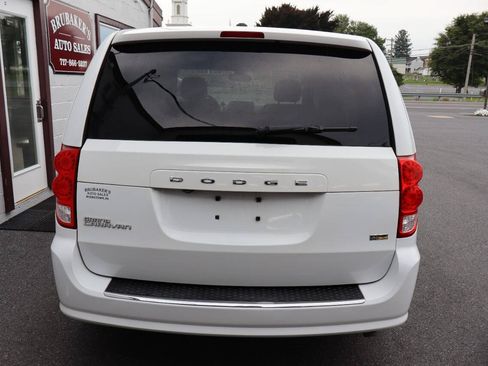Used 2019 Dodge Grand Caravan SE w/ UConnect Hands-Free Group FWD image 3