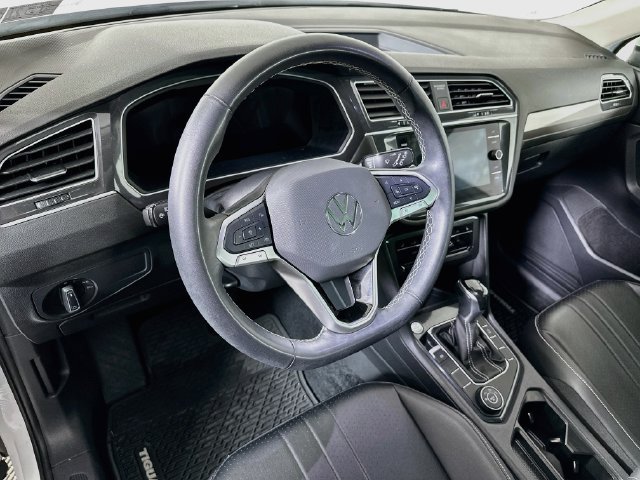 Certified 2024 Volkswagen Tiguan SE AWD/4WD image 10