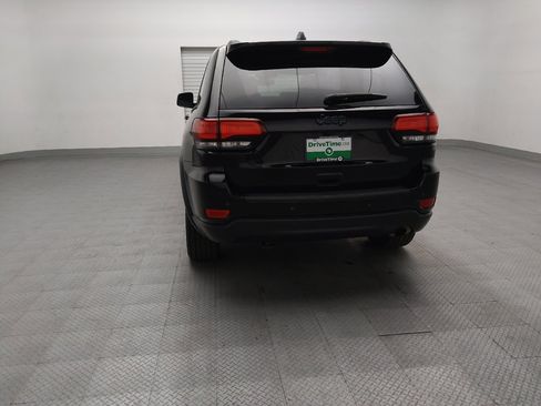 Used 2019 Jeep Grand Cherokee Laredo RWD image 6