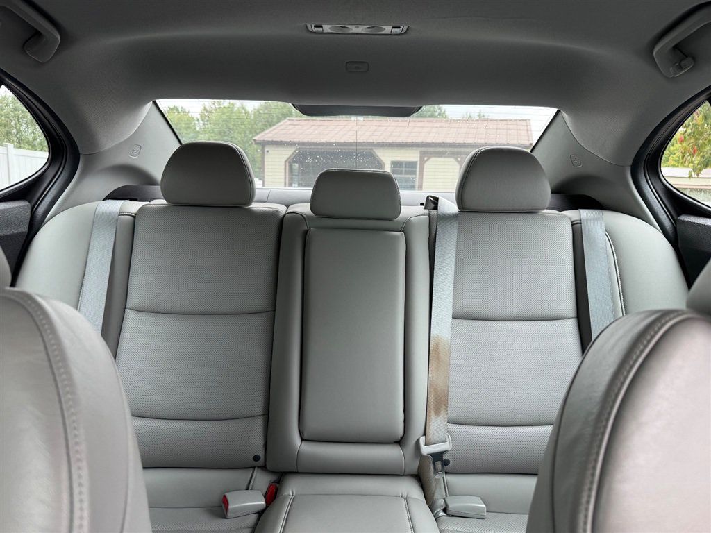 Used 2015 Acura TLX w/ Technology Package FWD image 16