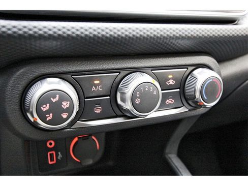 Certified 2025 Nissan Kicks Play S image 22