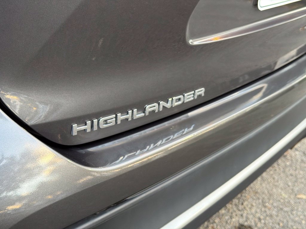 Used 2024 Toyota Highlander XSE AWD/4WD image 18