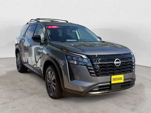 Certified 2026 Nissan Pathfinder SV AWD/4WD image 2