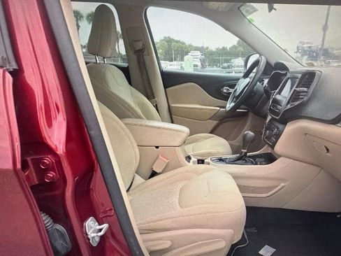 Used 2020 Jeep Cherokee Latitude FWD image 7