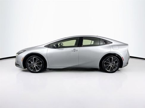 Certified 2025 Toyota Prius XLE FWD image 14