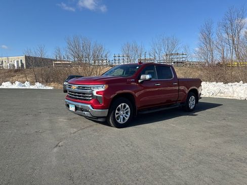 Used 2024 Chevrolet Silverado 1500 LTZ image 3