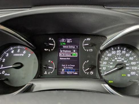 Used 2019 Toyota Sequoia Platinum image 32