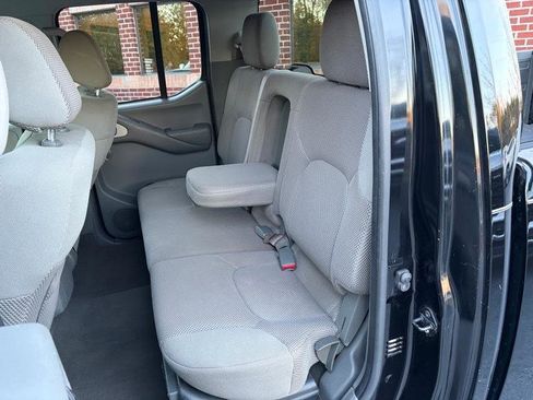 Used 2007 Nissan Frontier LE w/ Rockford Fosgate Pkg image 31