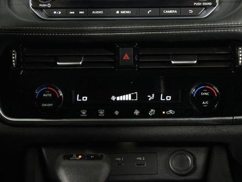 Certified 2022 Nissan Rogue SV FWD image 22