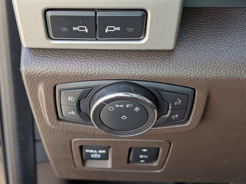 Used 2019 Ford F150 King Ranch w/ Equipment Group 601A Luxury AWD/4WD image 25