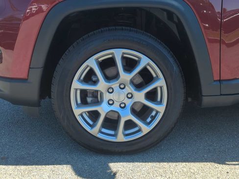 Used 2022 Jeep Compass Latitude AWD/4WD image 10