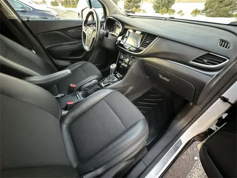 Used 2022 Buick Encore Preferred w/ Safety Package image 20