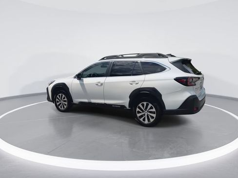 Used 2023 Subaru Outback Premium AWD/4WD image 6