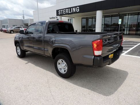 Used 2017 Toyota Tacoma SR RWD image 7