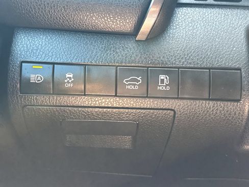 Used 2022 Toyota Camry SE FWD image 32