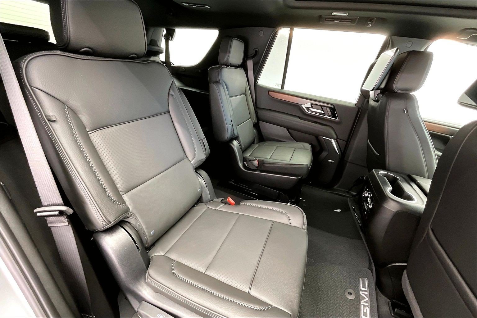 New 2026 GMC Yukon Denali w/ Advanced Technology Package AWD/4WD image 10