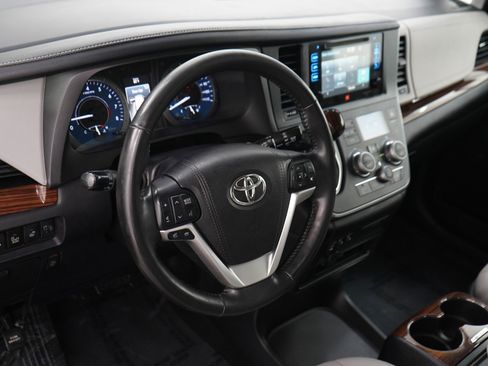 Used 2017 Toyota Sienna Limited Premium w/ Protection Package AWD/4WD image 25