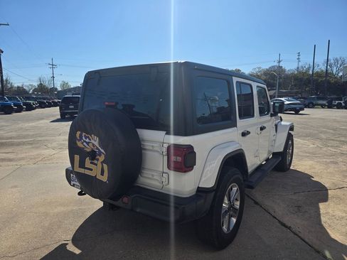 Used 2022 Jeep Wrangler Unlimited Sahara w/ LED Lighting Group image 7