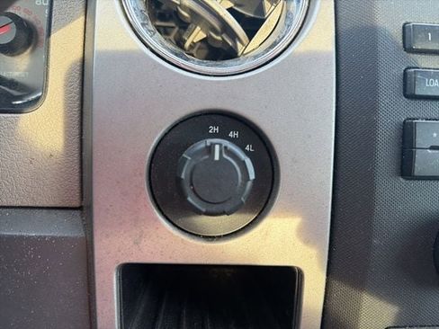 Used 2010 Ford F150 XLT image 16