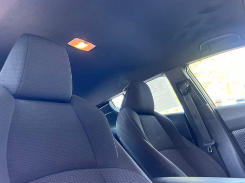 Used 2019 Toyota C-HR LE FWD image 17
