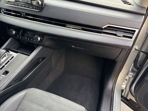 Used 2024 Mitsubishi Outlander SE Black Edition image 37