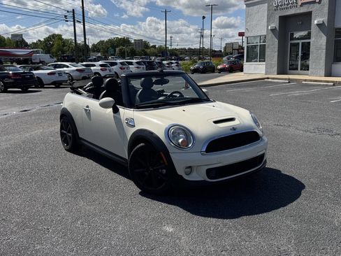 Used 2014 MINI Cooper S FWD image 8
