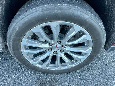 Used 2023 GMC Yukon XL Denali image 13