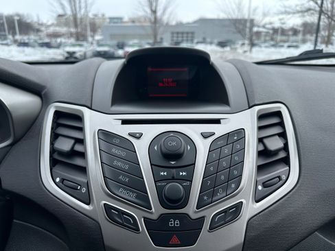 Used 2013 Ford Fiesta SE image 17