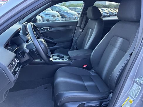 Certified 2025 Honda Civic Sport image 17