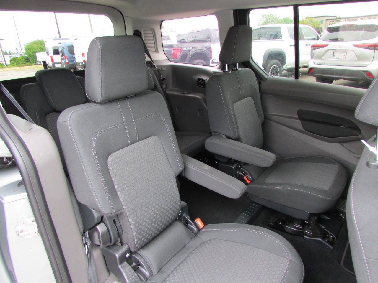 Used 2023 Ford Transit Connect XLT FWD image 30