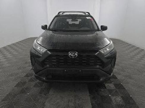 Used 2020 Toyota RAV4 LE image 6