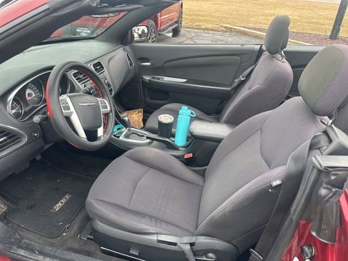 Used 2012 Chrysler 200 Touring image 9