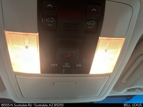 Used 2023 Lexus GX 460 Premium w/ Accessory Package AWD/4WD image 28