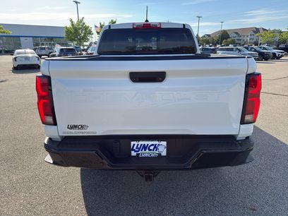 Used 2023 Chevrolet Colorado Z71 w/ Z71 Convenience Package 2